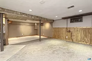 154 Benz St, Ansonia, CT 06401 - Photo 28