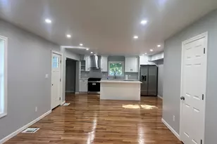 215 Maple St, East Haven, CT 06512 - Photo 2