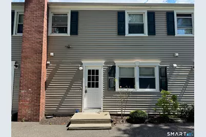 855 Black Rock Turnpike #4, Fairfield, CT 06824 - Photo 2
