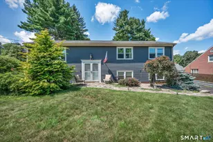 25 Spruce St, Meriden, CT 06451 - Photo 1
