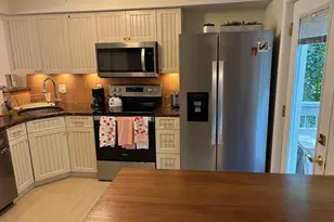 90 Manorwood Dr, Branford, CT 06405 - Photo 4