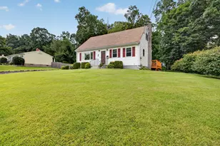 16 Philanne Dr, Norwich, CT 06360 - Photo 2