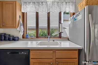 33 Walker Street, Milford, CT 06460 - Photo 8