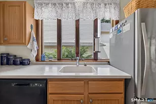 33 Walker St, Milford, CT 06460 - Photo 8
