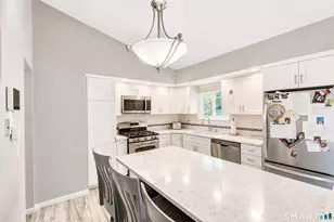 105 High St, South Windsor, CT 06074 - Photo 4