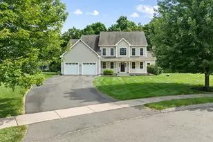 71 Pepin Ln, Berlin, CT 06023 - Photo 2