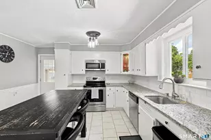 103 Richmond Ave, West Haven, CT 06516 - Photo 6