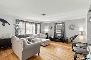 103 Richmond Ave, West Haven, CT 06516 - Photo 8