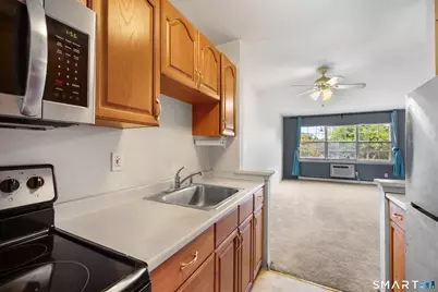 287 Hamilton Avenue #4D, Stamford, CT 06902 - Photo 6