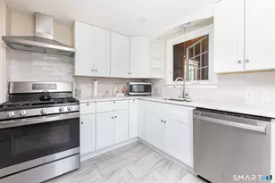 48 Whitney St, East Hartford, CT 06118 - Photo 2