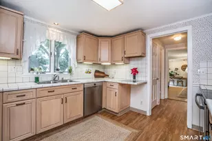 3 Braintree Dr, West Hartford, CT 06117 - Photo 10