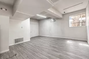 77 Truman St, New London, CT 06320 - Photo 2