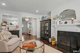 81 Trails End Rd, Weston, CT 06883 - Photo 8