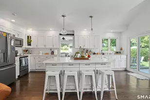 81 Trails End Rd, Weston, CT 06883 - Photo 4