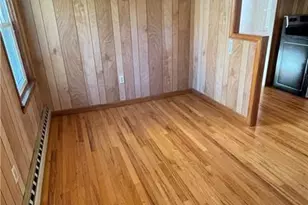 36 Pleasant St, Groton, CT 06340 - Photo 18