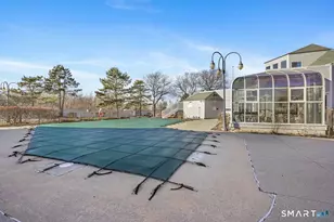 101 Breakers Ln, Stratford, CT 06615 - Photo 8