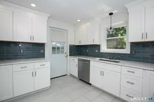7 Raynham Rd, East Haven, CT 06512 - Photo 2