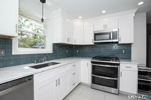 7 Raynham Rd, East Haven, CT 06512 - Photo 4