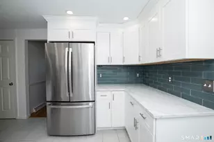 7 Raynham Rd, East Haven, CT 06512 - Photo 6