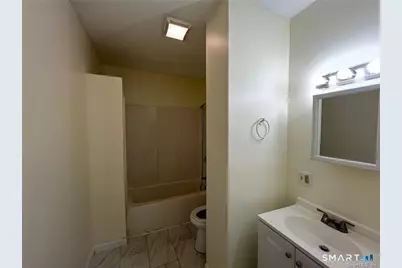 99 Lounsbury Avenue, Waterbury, CT 06706 - Photo 14