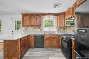 11 Westerly Dr, Enfield, CT 06082 - Photo 18
