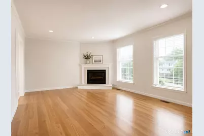 220 Castle Avenue #220, Fairfield, CT 06825 - Photo 2