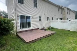 220 Castle Ave, Fairfield, CT 06825 - Photo 10