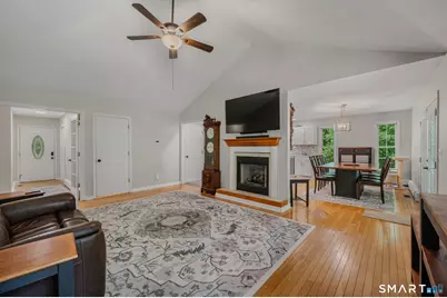 394 Killingly Avenue, Putnam, CT 06260 - Photo 6