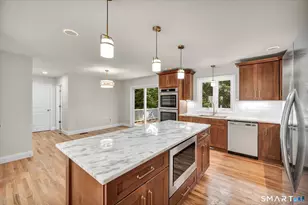 33 Brightwood Ln, West Hartford, CT 06110 - Photo 4