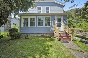 127 Maple St, Norwich, CT 06360 - Photo 2