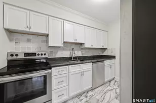 95 Park Ave, Danbury, CT 06810 - Photo 4