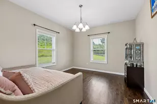 17 Seaview Ter, Waterford, CT 06385 - Photo 10