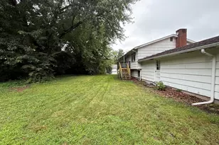9 Pleasant Dr, North Haven, CT 06473 - Photo 6