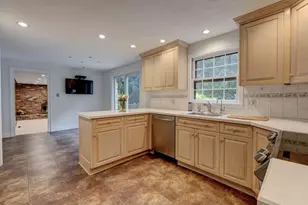 291 Currier Dr, Orange, CT 06477 - Photo 10