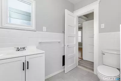885 Grand Street, Bridgeport, CT 06604 - Photo 20