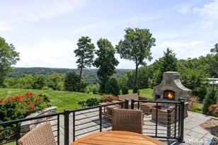 58 Princeton Dr, Avon, CT 06001 - Photo 2