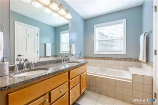 11 Squantz View Dr, New Fairfield, CT 06812 - Photo 12