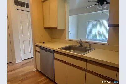1690 Dixwell Avenue #B6, Hamden, CT 06514 - Photo 10