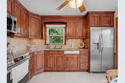 196 North Anthony Street, Bridgeport, CT 06606 - Photo 8