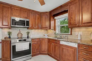 196 N Anthony St, Bridgeport, CT 06606 - Photo 10