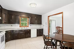 1646 Boston Post Rd, Darien, CT 06820 - Photo 10