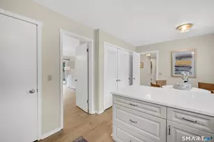 4 Carriage Dr, Simsbury, CT 06070 - Photo 8