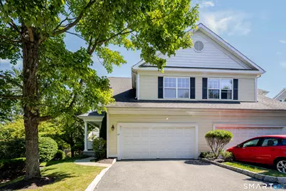 63 Woodcrest Lane #63, Danbury, CT 06810 - Photo 6