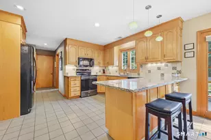 48 Hawthorne Mead Dr, Glastonbury, CT 06033 - Photo 16
