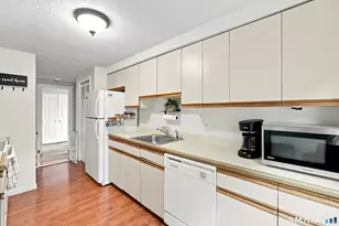 4 Clubhouse Dr, Cromwell, CT 06416 - Photo 12