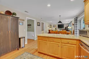 37 Woodfields Dr, Tolland, CT 06084 - Photo 8