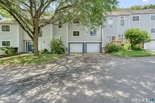 19 Sun Ridge Ln, Cromwell, CT 06416 - Photo 1