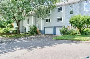 19 Sun Ridge Ln, Cromwell, CT 06416 - Photo 2