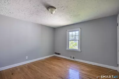 166 Earl Avenue, Bridgeport, CT 06606 - Photo 18