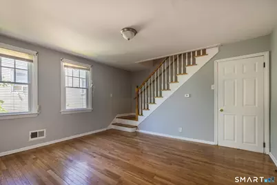 166 Earl Avenue, Bridgeport, CT 06606 - Photo 8
